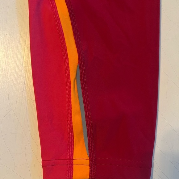 Lululemon Wild Twist 7/8 25” Tight Leggings Ruby Red Fuchsia Pink Amber Size 10 - Picture 8 of 12